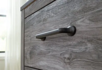 Bronyan Chest of Drawers