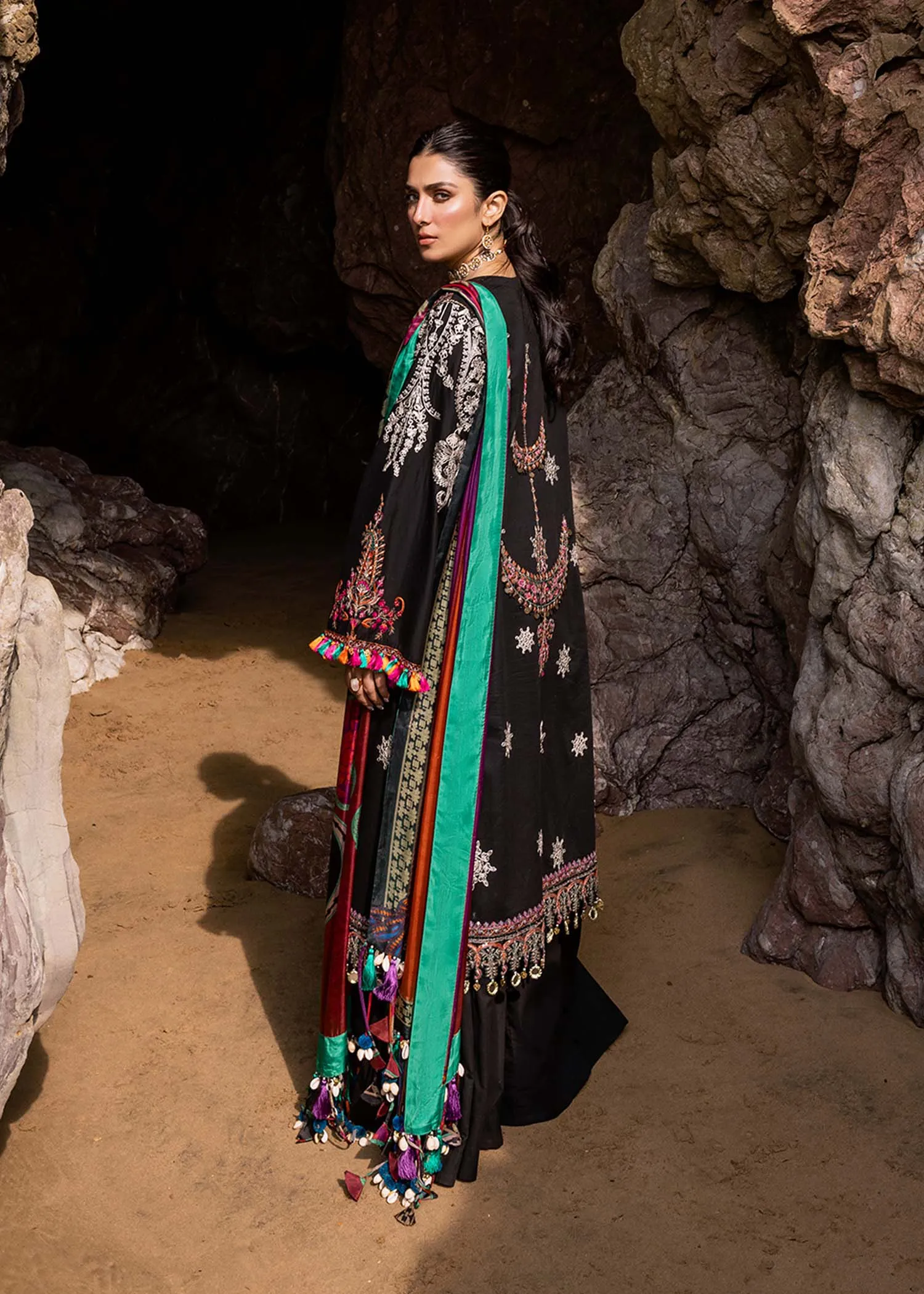 Sadaf Fawad Khan Siraa Luxury Lawn Collection – Nuha (A)