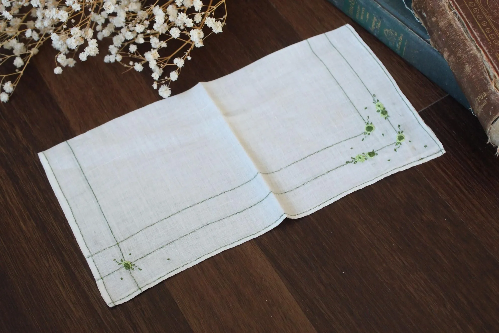Vintage Green Linen Hankie with Tiny Flowers